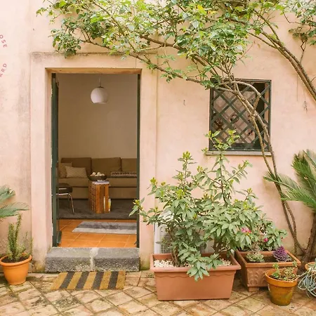 Bed & Breakfast Cortile Delle Rose *